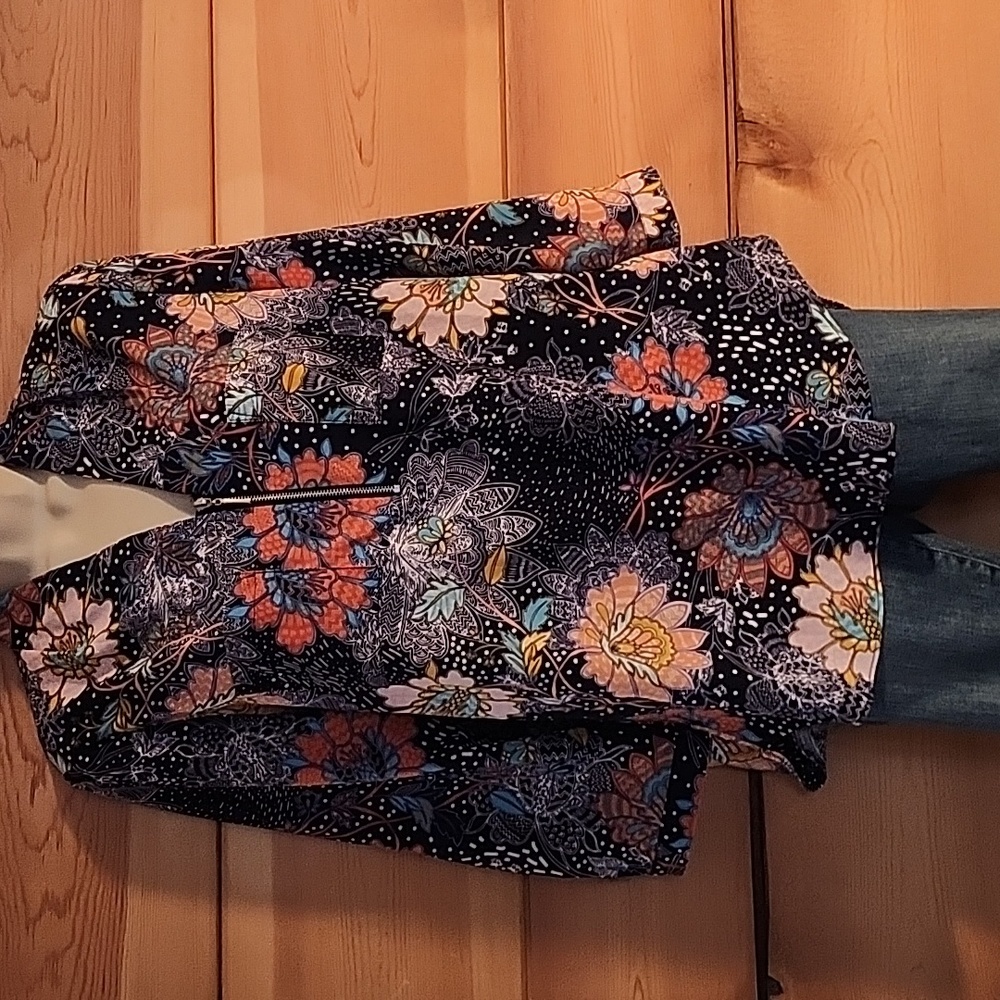 Jaclyn Smith Floral Zip Front Top, 3/4 Sleeves, Pockets (S)